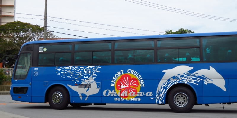 沖縄の貸切バス