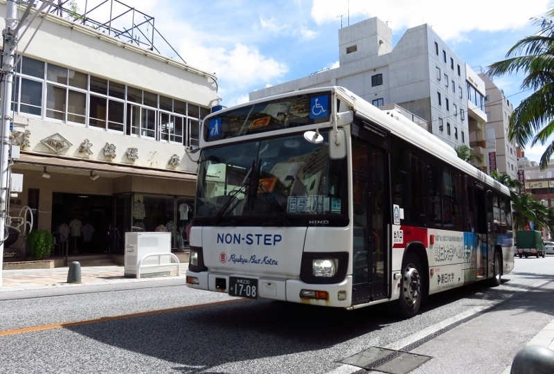 琉球バス1708