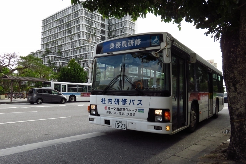 琉球バスの研修訓練車