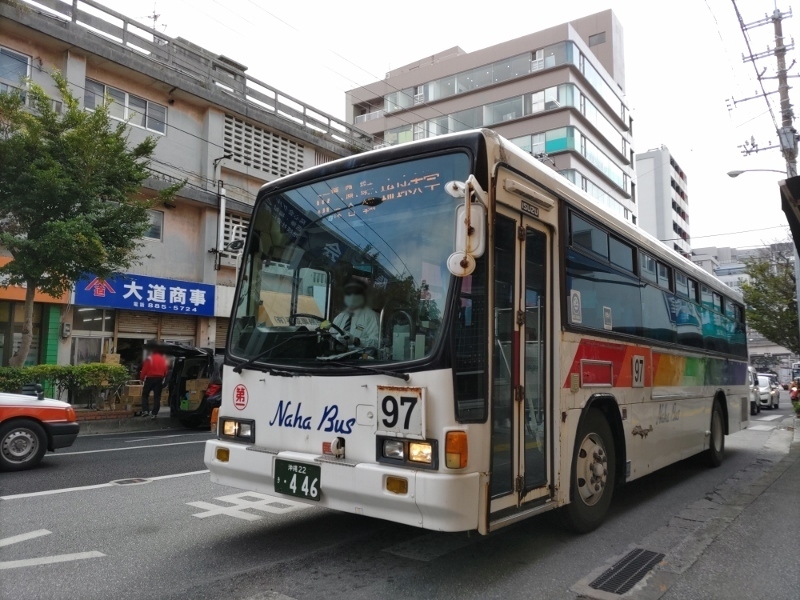 沖縄の珍しいバス