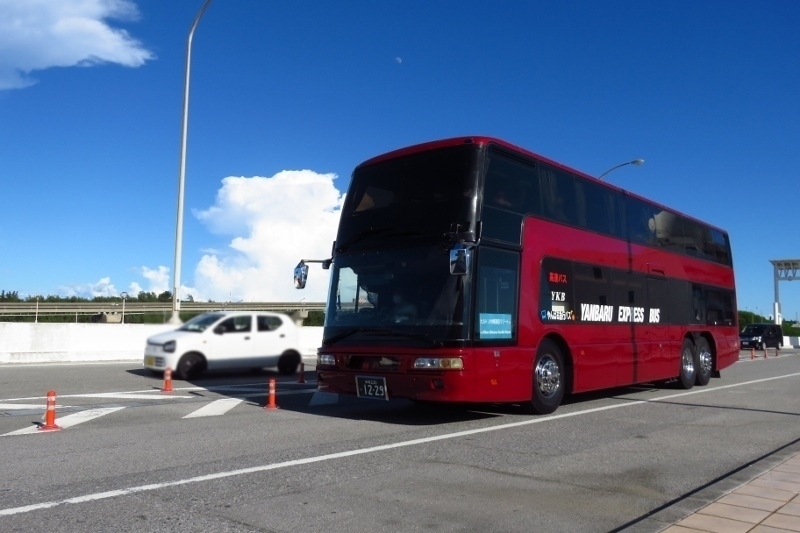 沖縄の二階建てバス