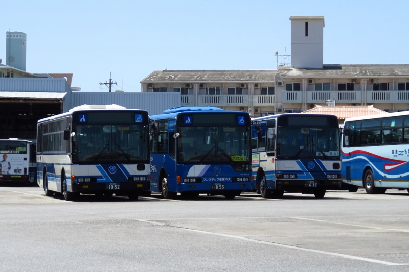沖縄バスの車両